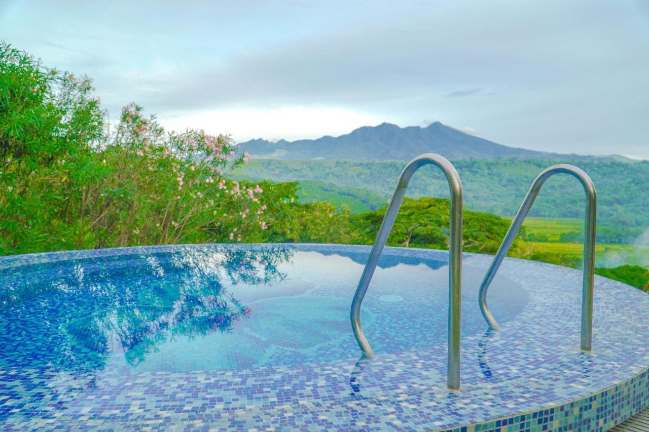 Rancho Bernardo Luxury Villas And Resort Bagac Екстер'єр фото